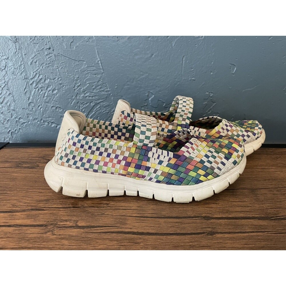 Skechers Synergy Bay Breeze Womens 8.5 white Stretch Weave Memory Foam Sneakers
